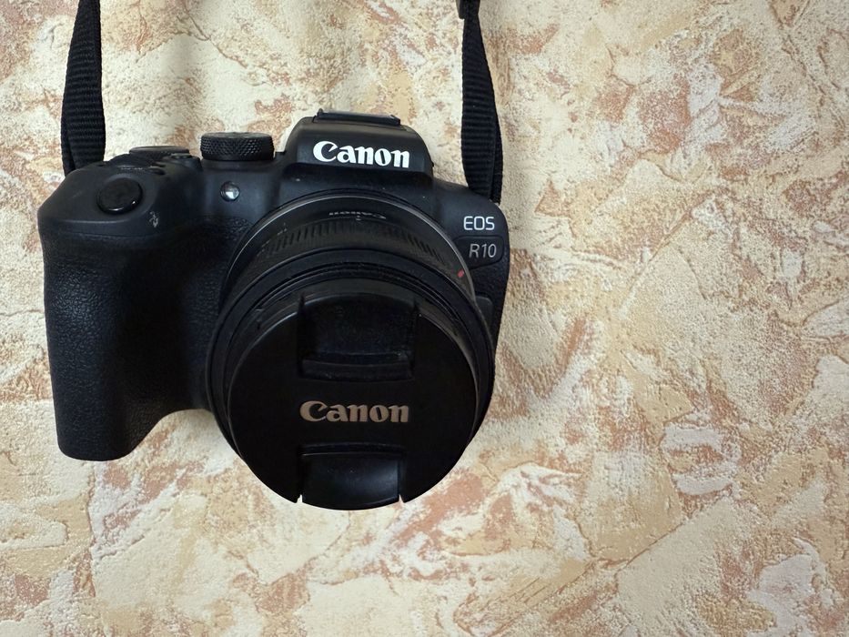 фотоапарат Canon EOS R10 + RF-S 18-45mm IS STM (Kit)