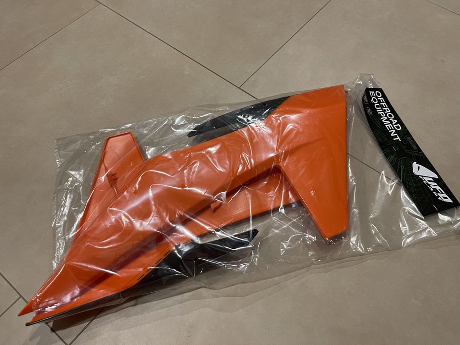 Ktm exc sx osłony chłodnicy boczki baku 23/25