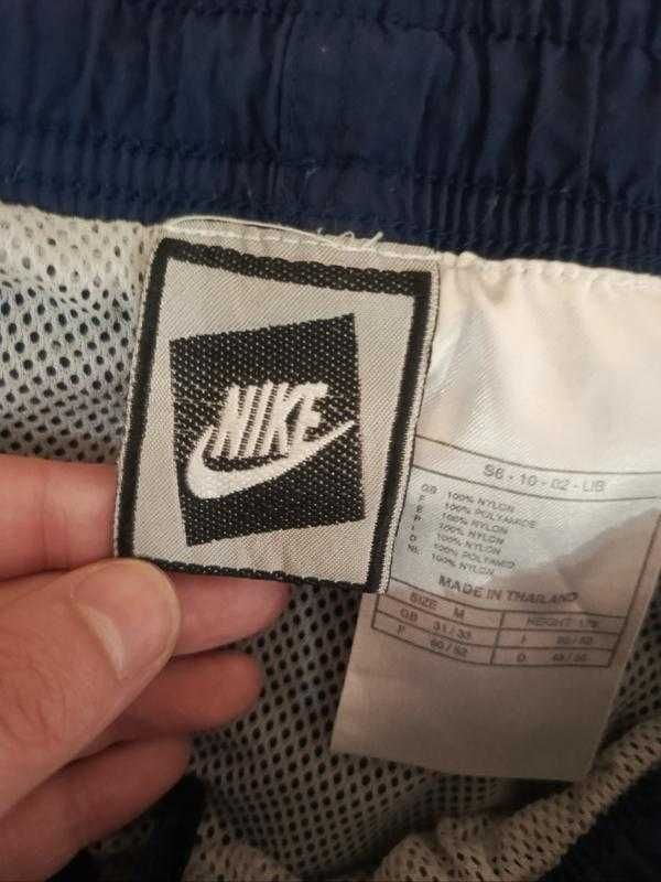 Чоловічі вінтажні нейлонові шорти Nike з великим логотипом 90-х