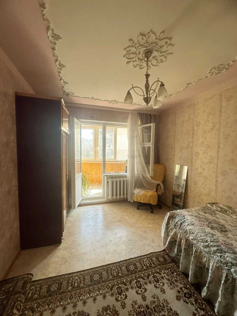 Продам трехкомнатную квартиру г. Одесса Таирово