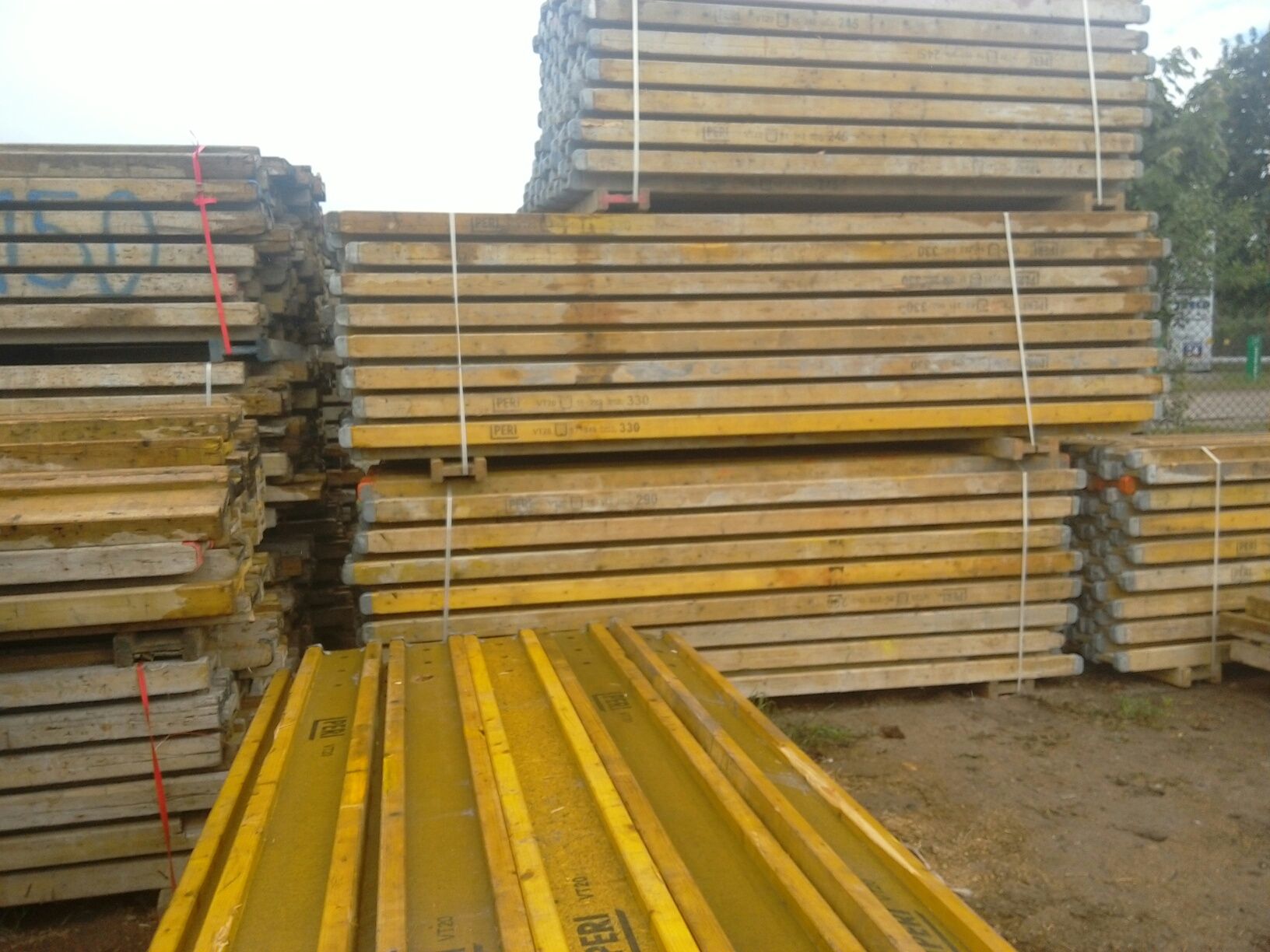 Podpory budowlane stemple metalowe budowlane reglowane 4m 20kn. Mocne.