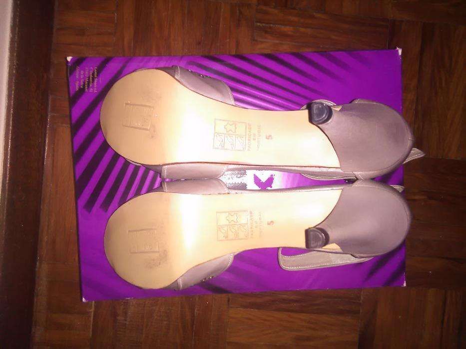 Sandálias bege, n.º 39