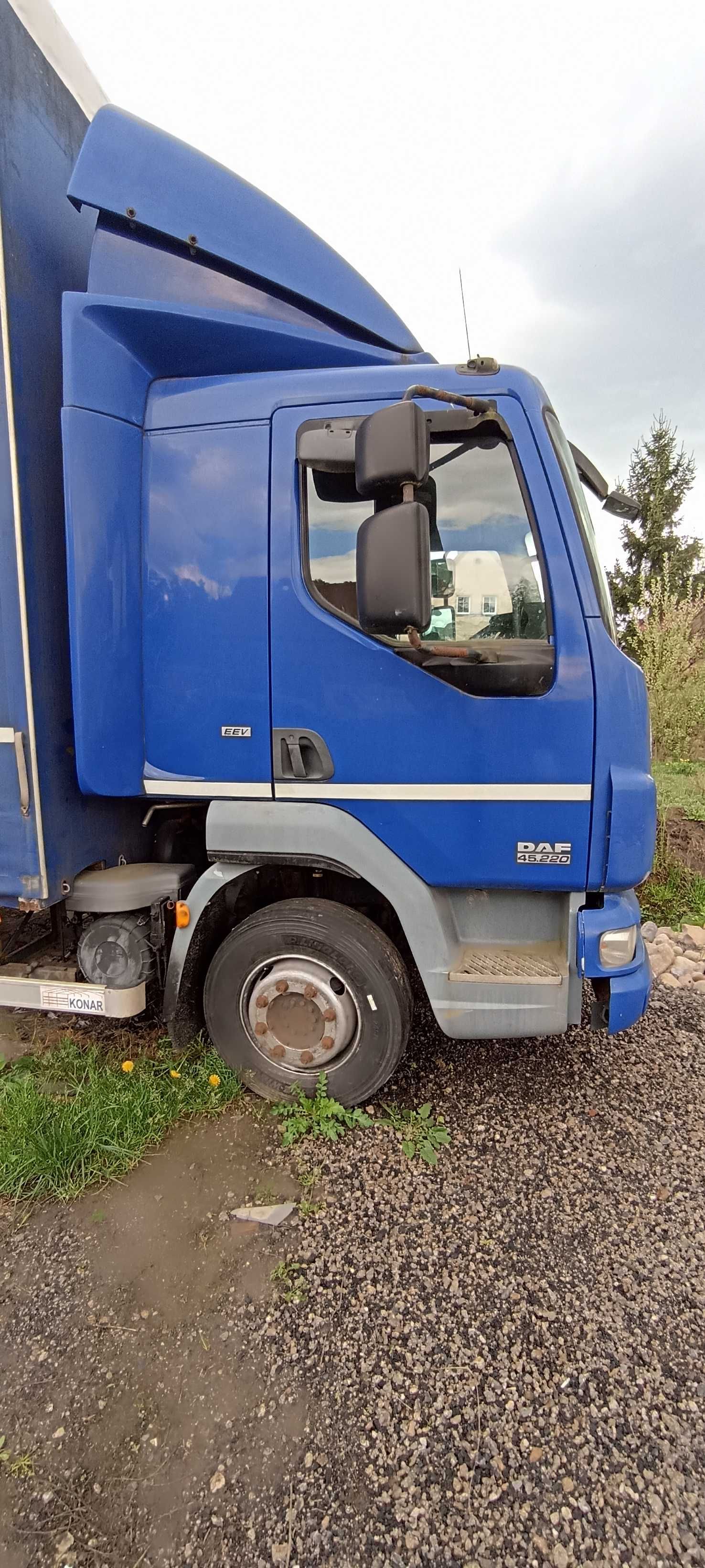 zderzak przód przedni grill  daf lf 45 220 niebieski