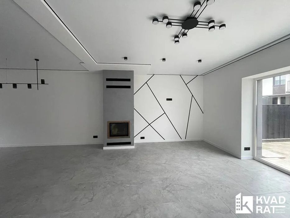 Таунхаус з готовим ремонтом у комфортному районі с. Крихівці