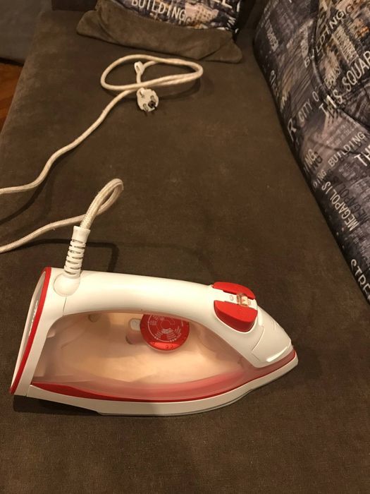 Праска Philips GC 2840