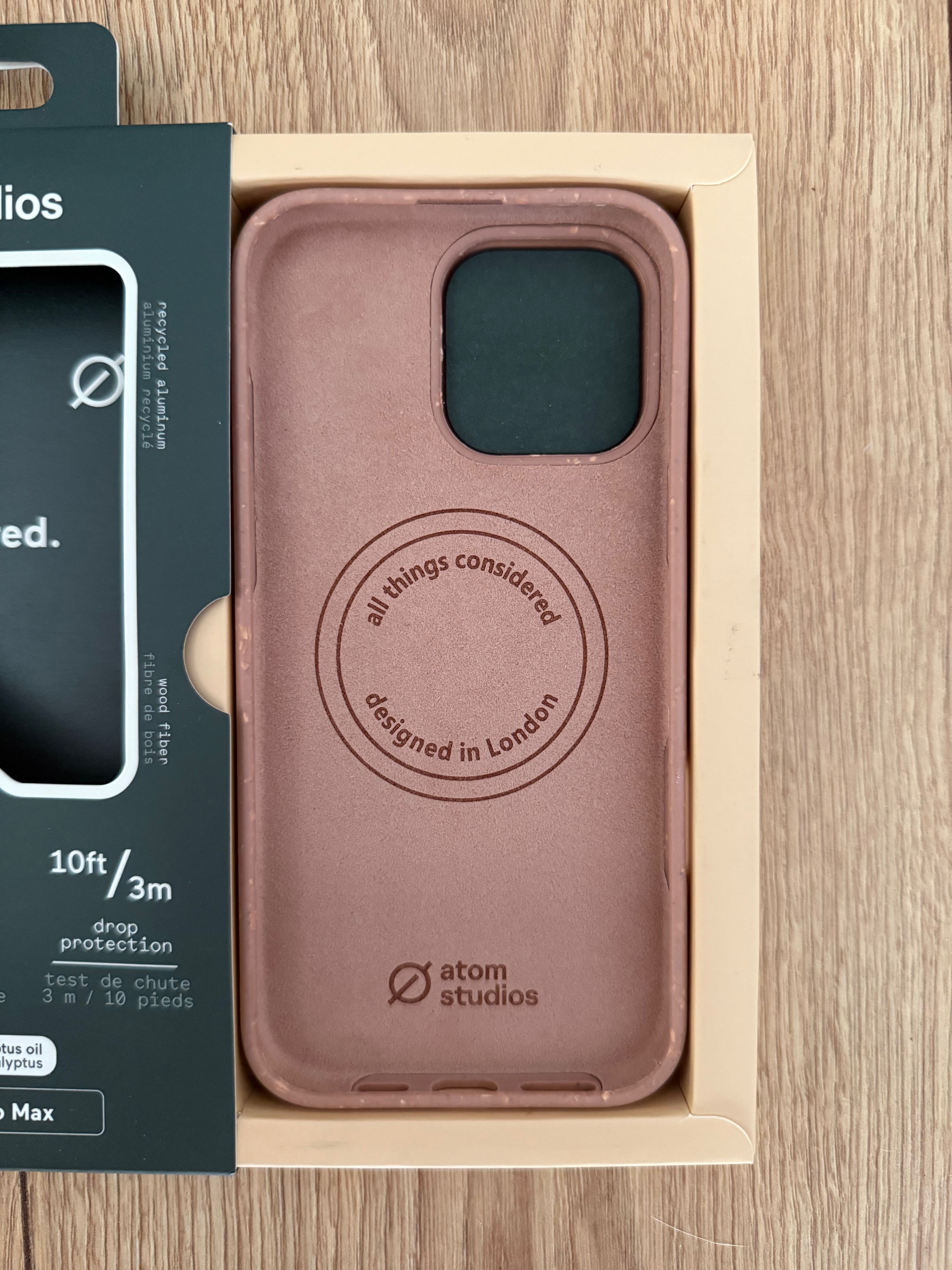 Etui do iPhone 16 Pro Max atom studios Split Wood Fiber