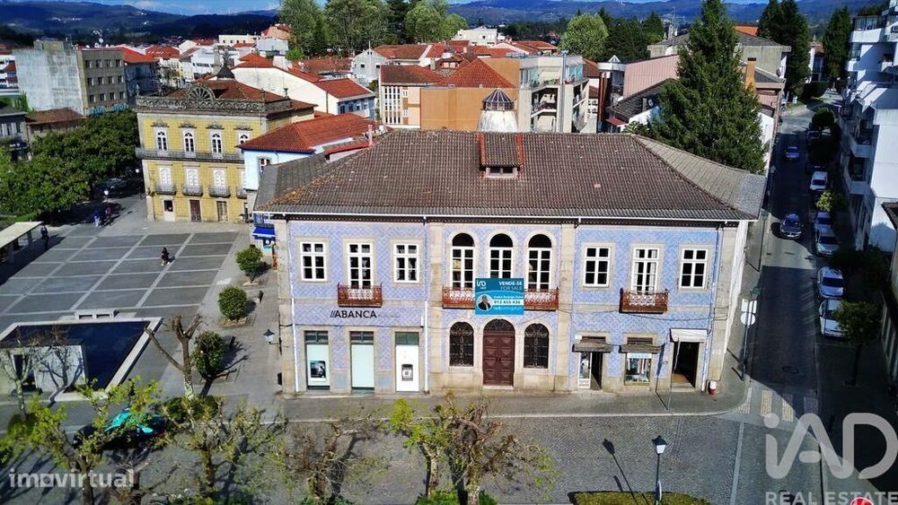 Prédio T8 em Fafe de 910,00 m2