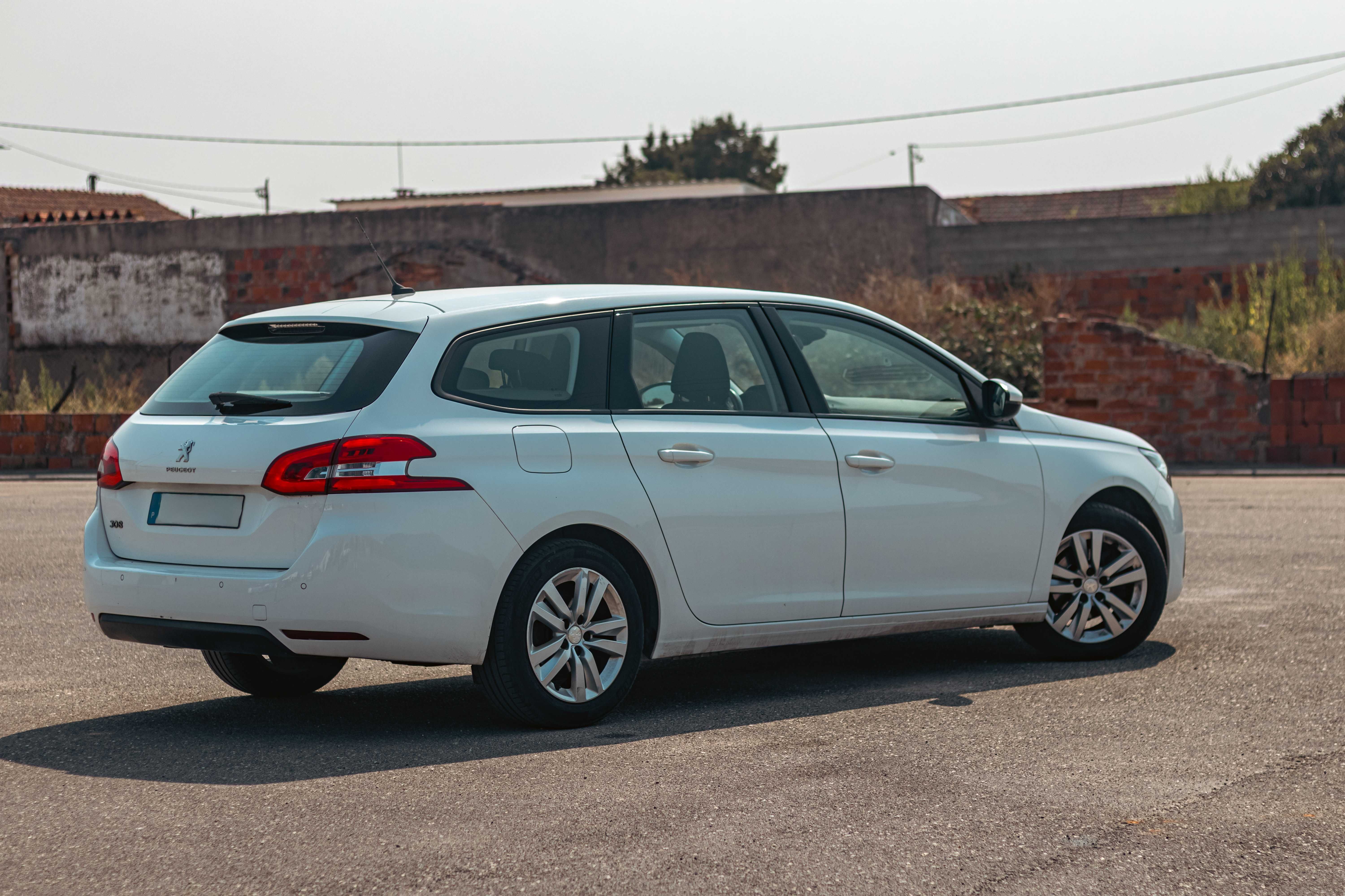 2019 PEUGEOT 308 SW AUTOMÁTICO 130cv