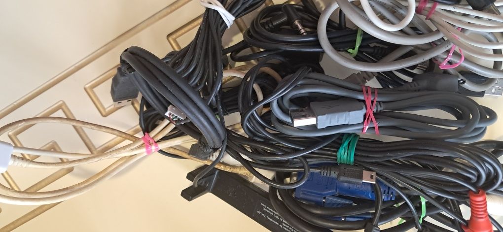 Шнури HDMI, зарядки