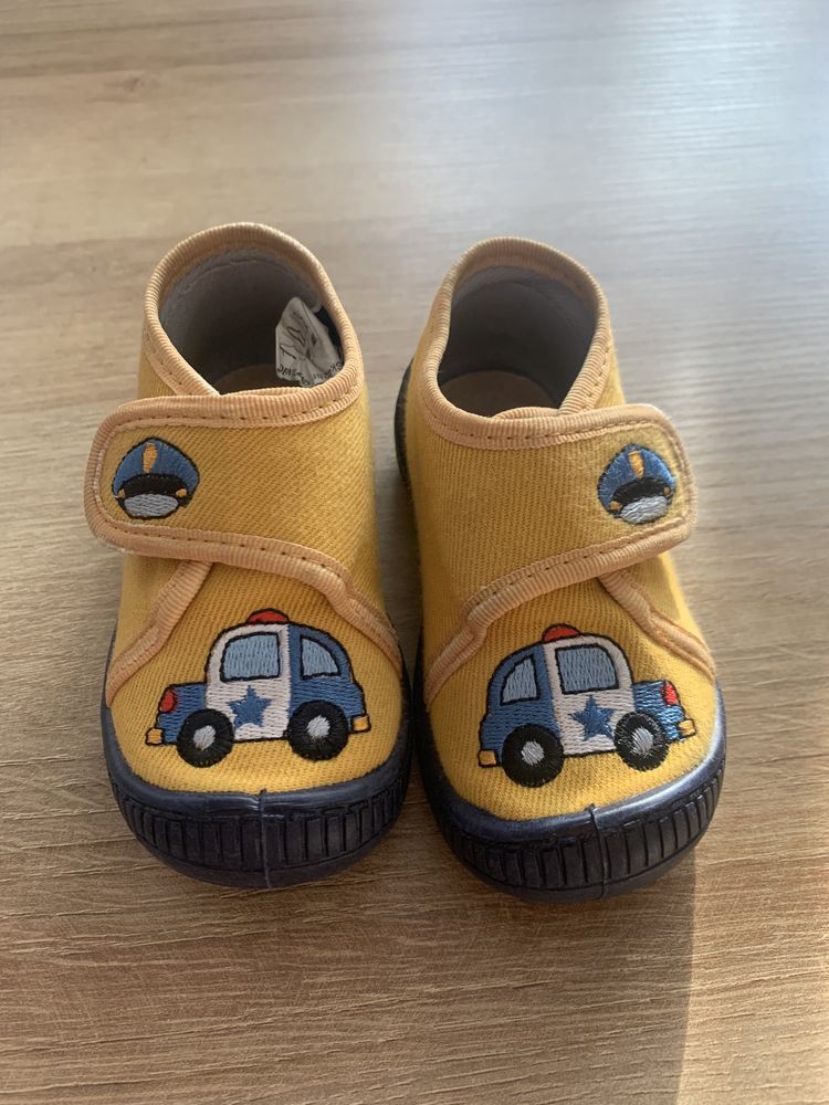 Buty buciki pantofelki do żłobka r. 20