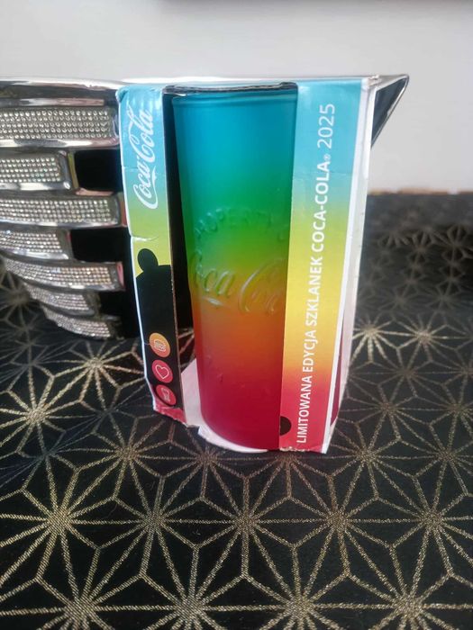 Szklanka Coca-Cola 2025 Tęczowa, kolorowa
