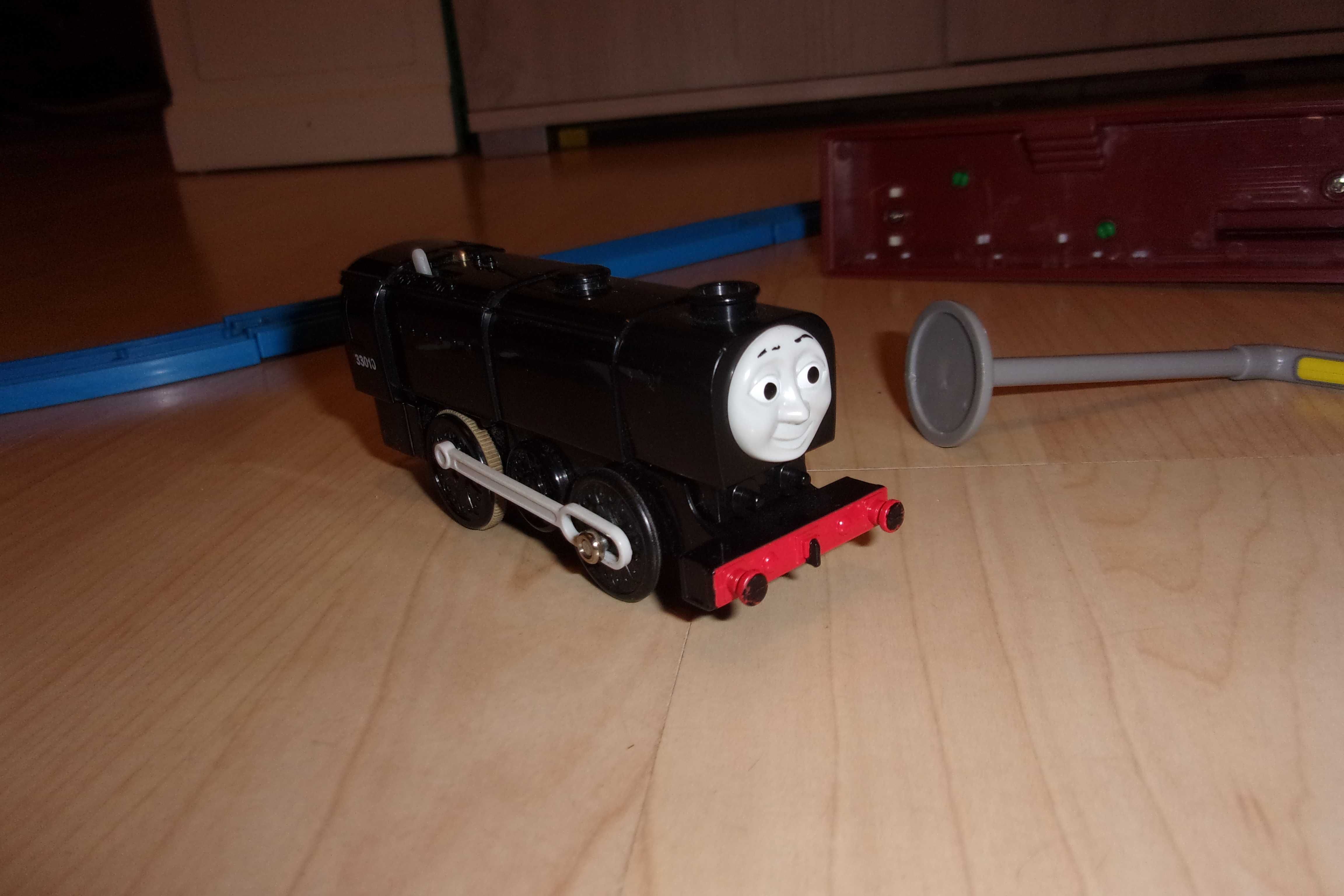 nikuś neville lokomotywa trackmaster tomek tory tomy