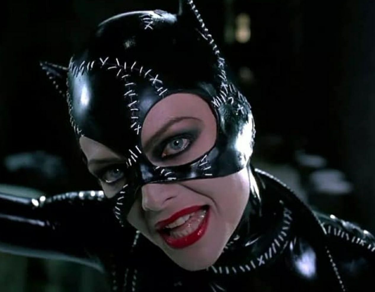 Máscara e Fato Catwoman Premium Michelle Pfeiffer