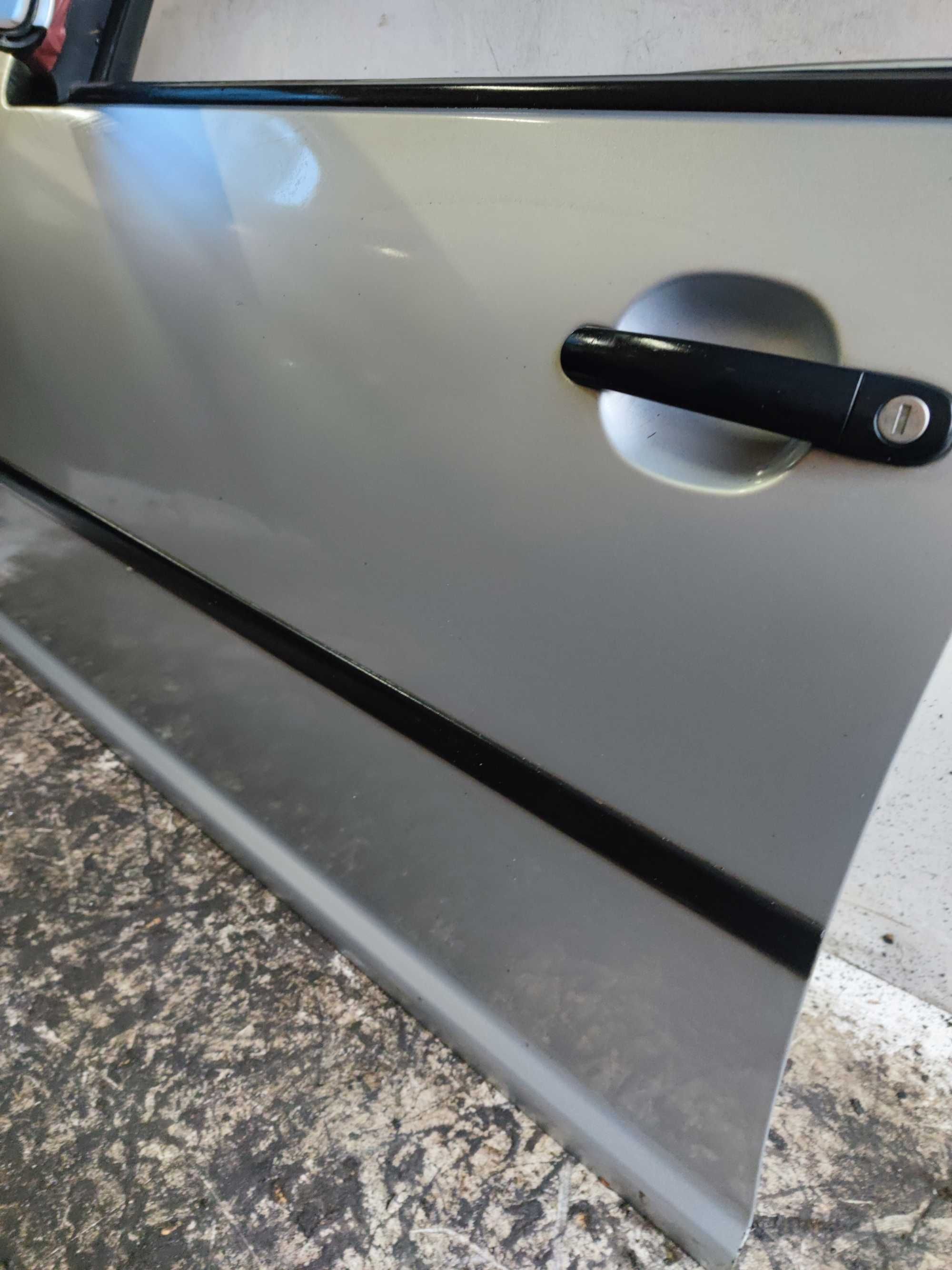 Volkswagen VW Bora Drzwi Lewe Przednie Lewy Przód Lakier LA7W