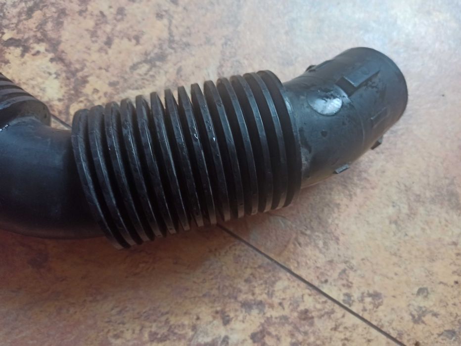 Патрубок повітряного фільтра 1.6HDi(EURO 5) Peugeot Citroen 9675055580