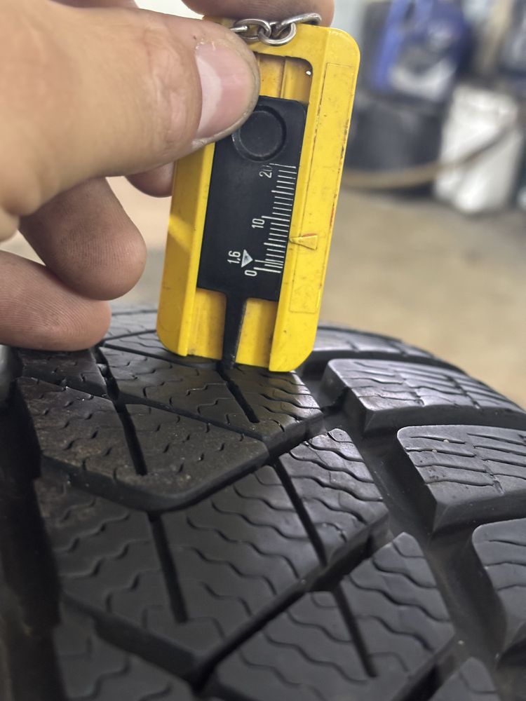 Koła zimowe 16" Ford EcoSport 4x108 205/60r16 Pirelli