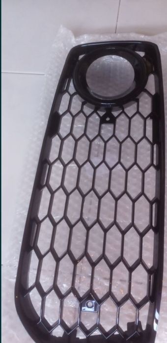 Grelha Grelha Frontal Audi A5 Novas

Pretas com encaixe