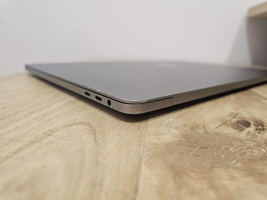 Macbook pro 15 2019