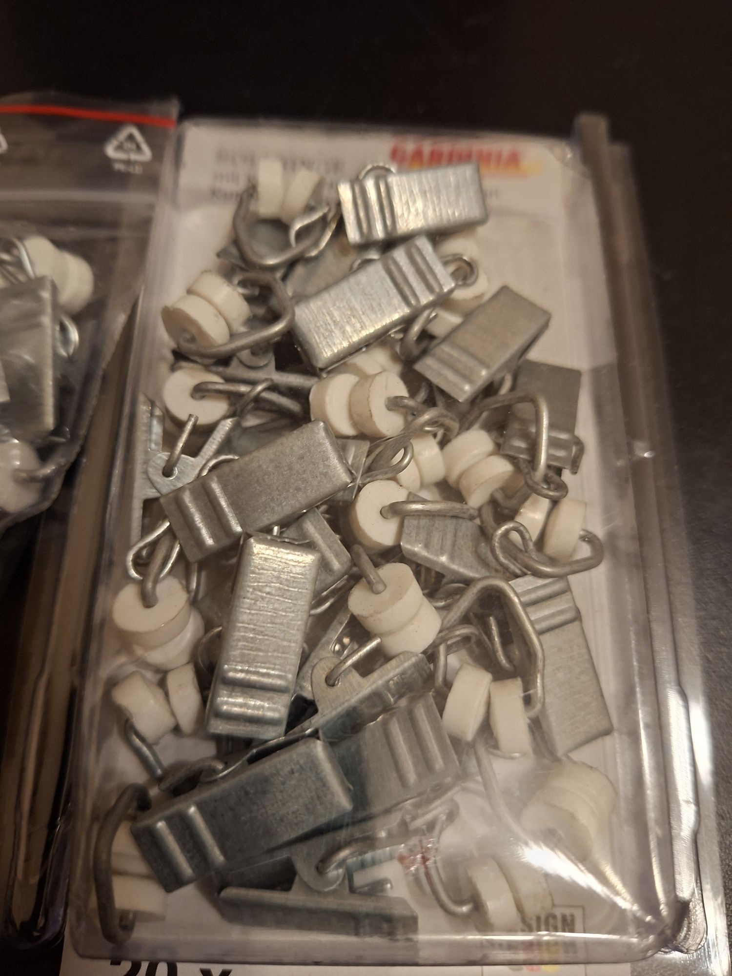 Żabki do firan i zasłon metalowe i plastikowe