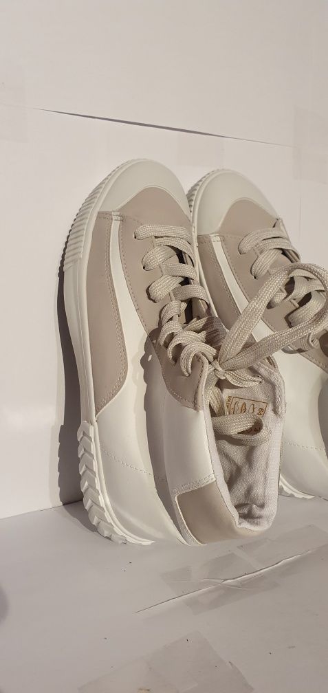 Buty nowe sportowe niemieckiej marki Bonprix rozmiar 40