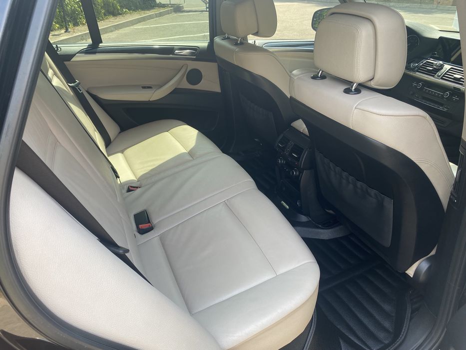 Продам BMW X5 E70 2013 3.0 бензин