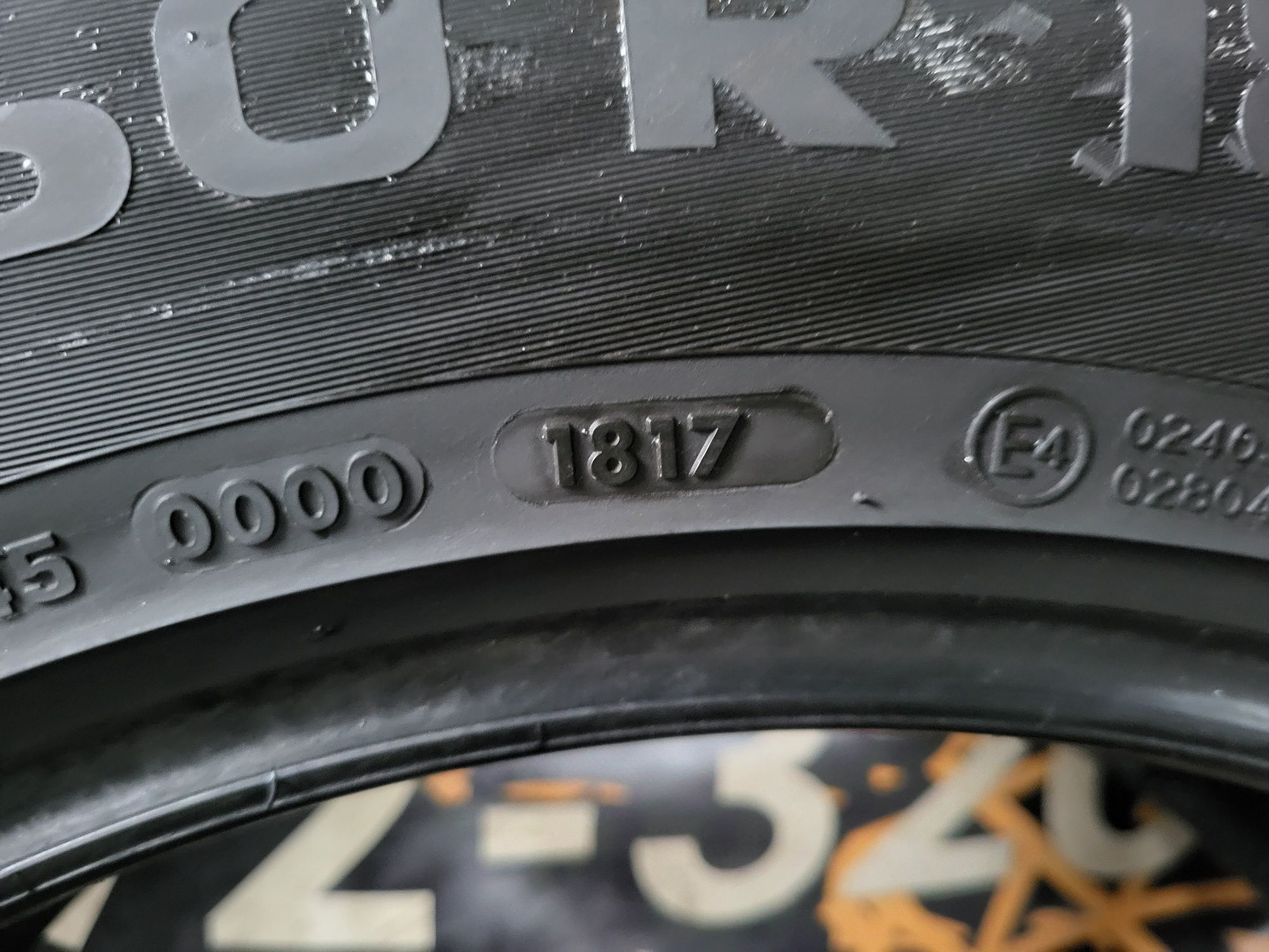Opony wielosezonowe 235/60/18 Vredestein 6,3mm