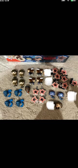 Figurki Stranger things kinder joy