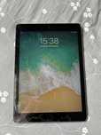 Tablet iPad Air 9,7 WiFi działa, zbita szybka