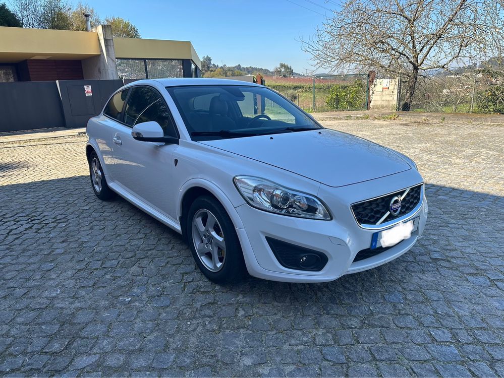 Volvo C30 ,1600diesel,motor PSA,muito fiavel. Ano2010