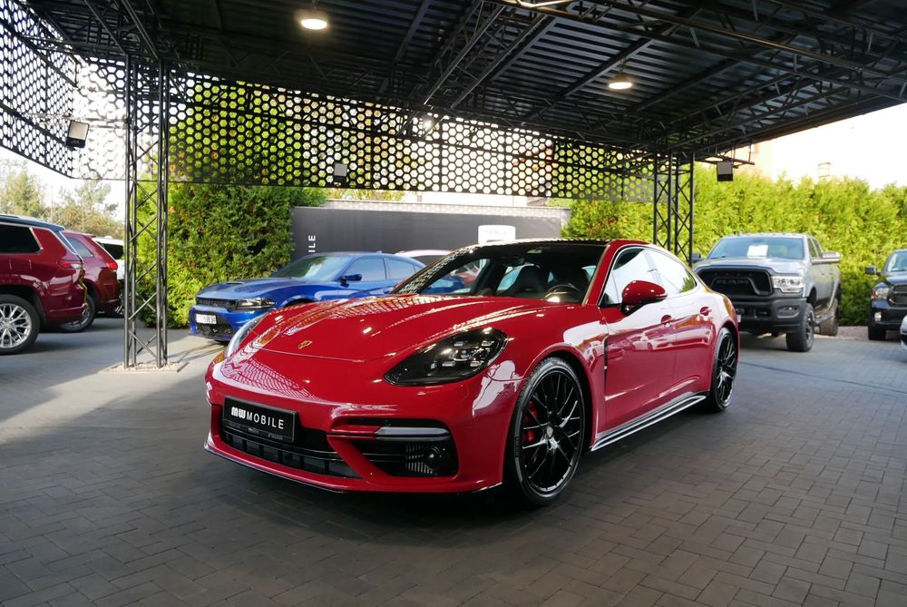 Porsche Panamera 4S 440KM4x4Pneumatyka2xSzyberdachBOSESportChronoDociągiNaviWentyl
