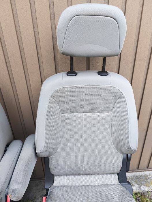 Fotele przód L+P kompletne Berlingo lub Partner II 2008-