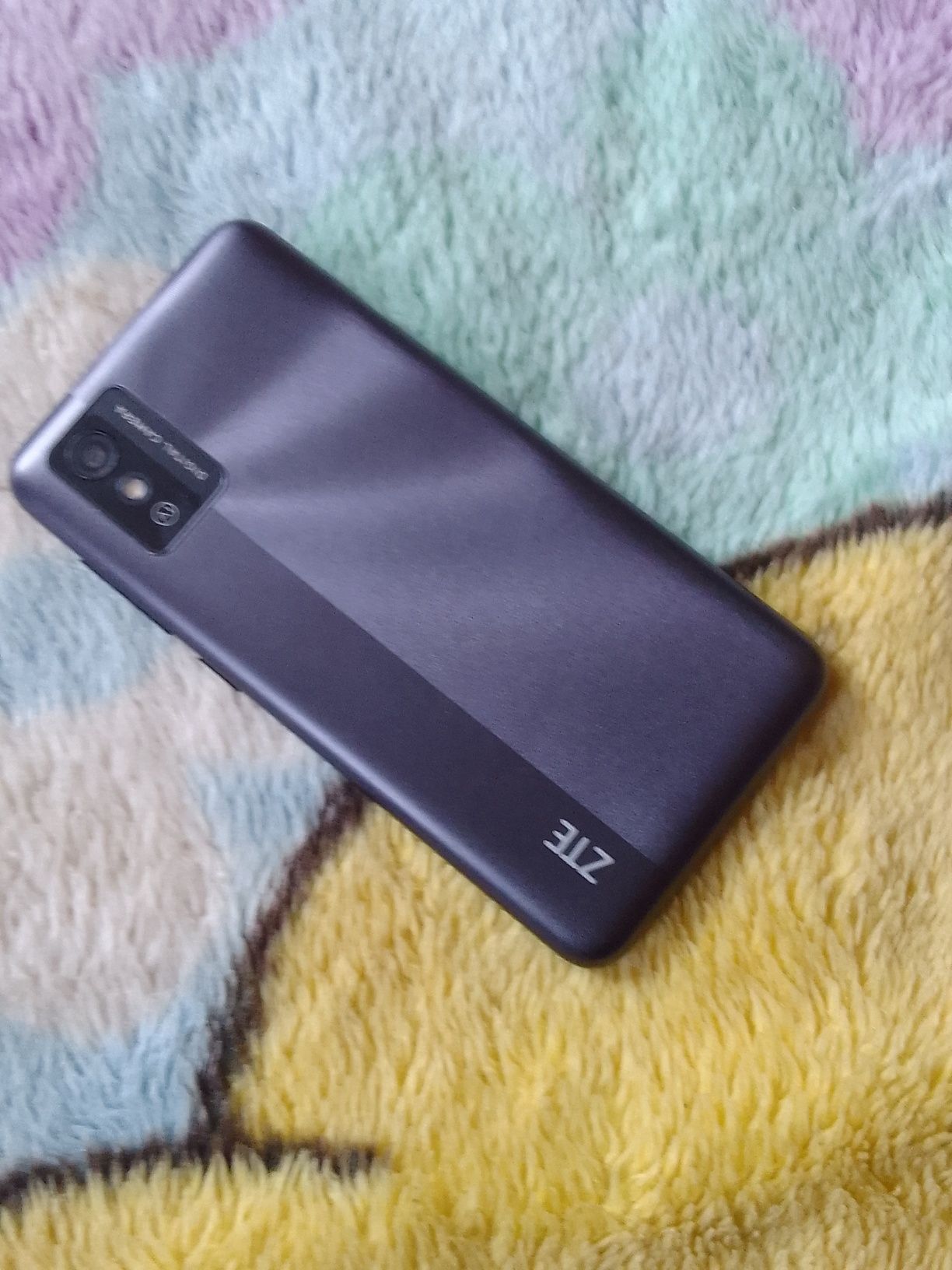 ZTE BLADE L9 телефон
