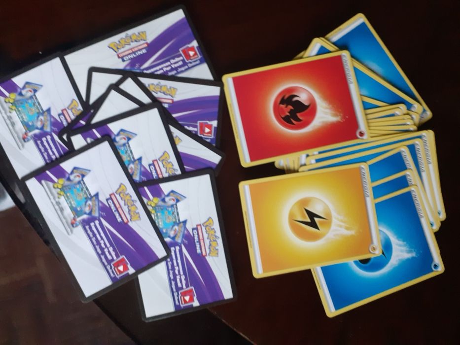 Cartas Pokémon oficiais em português