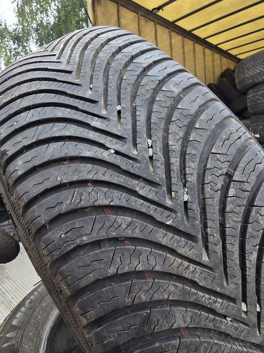 205/55R16 Michelin Alpin 5