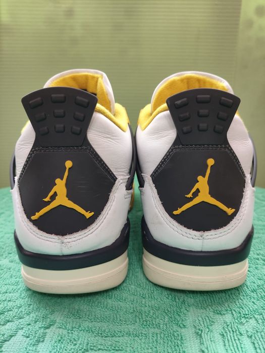Кросівки Nike Air Jordan 4 Retro - 40,5 розмір.