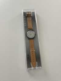 Nowy swatch chrono beżowy