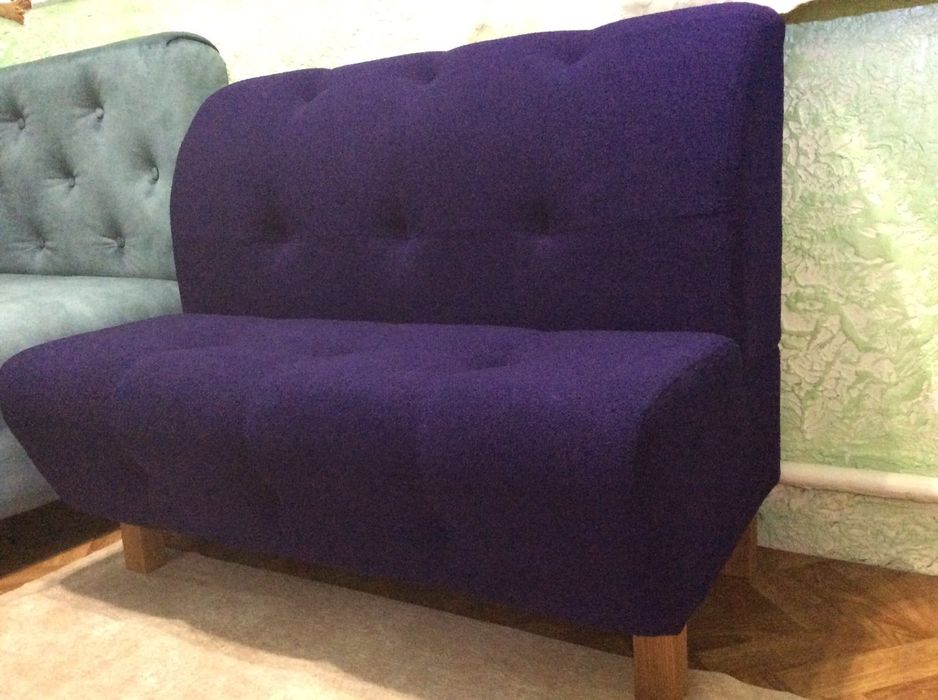 Маленький диванчик для зоны ожиданий,кухня,прихожая,балкон,кафе...