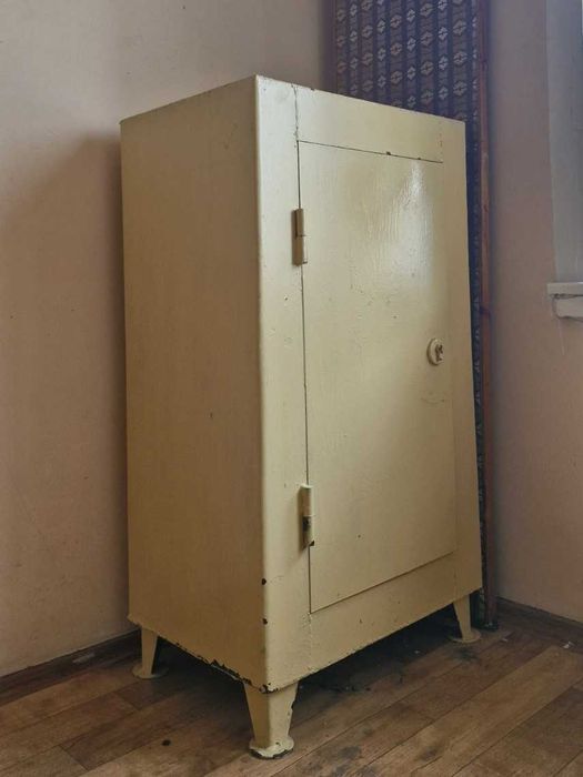 Продам сейф    .