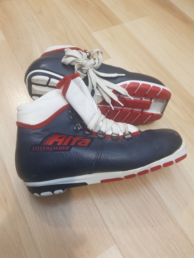 Buty na narty biegowe NNN Alpina Lillehammer r. 37. wkładka 23,5cm