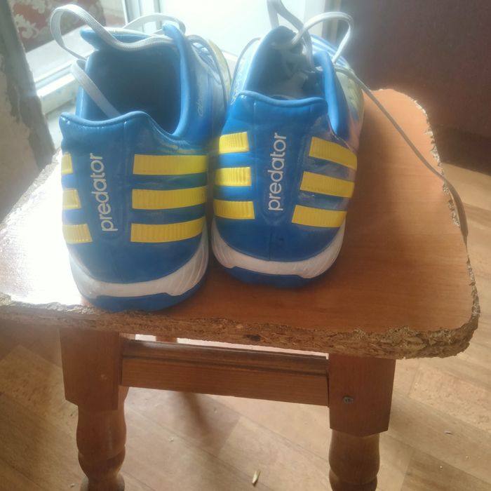 Кросівки чоловічі