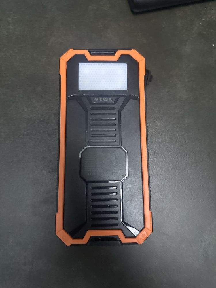 Powerbank 27000 mAh z latarką – nowy