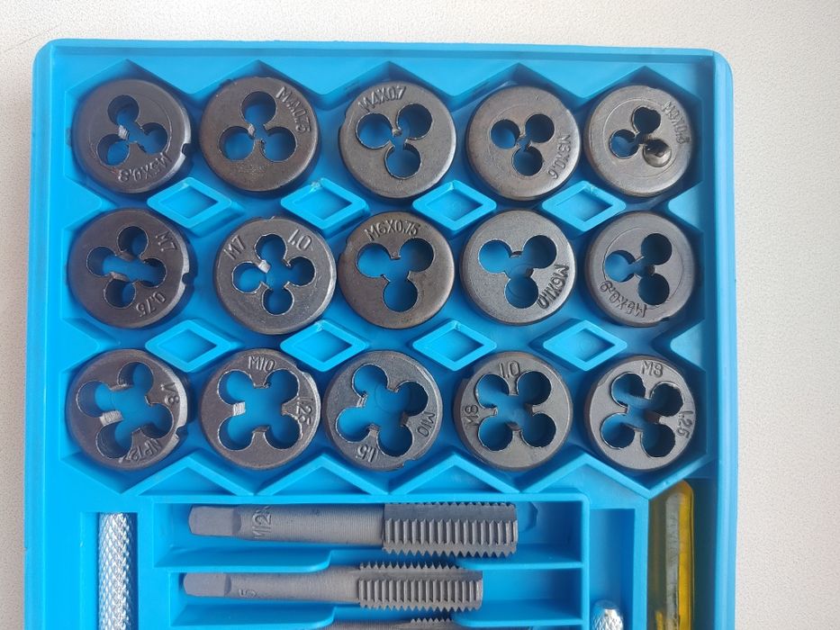 Новий набір для нарізання різьби