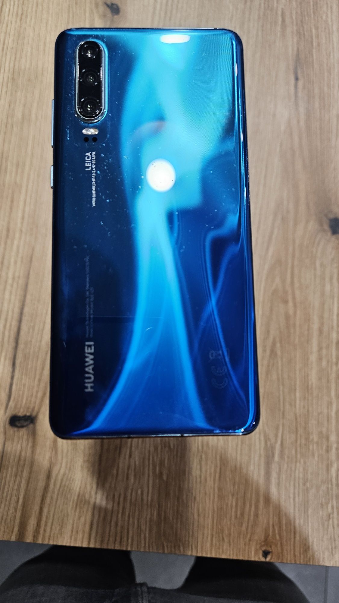 Huawei P30 + etui