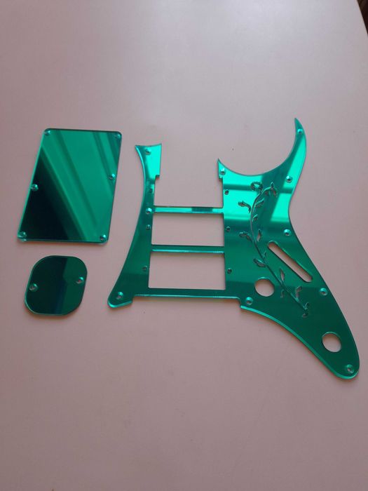 Vendo várias pickguards para guitarras Ibanez