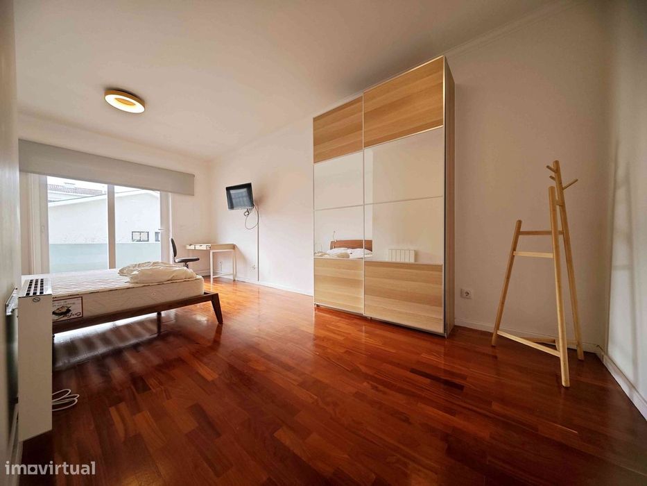 Quarto Individual em Moradia