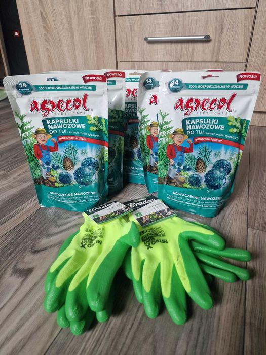 Nawóz do tui iglaków 1,05kg kapsułki Agrecol 5 opakowań + rękawiczki