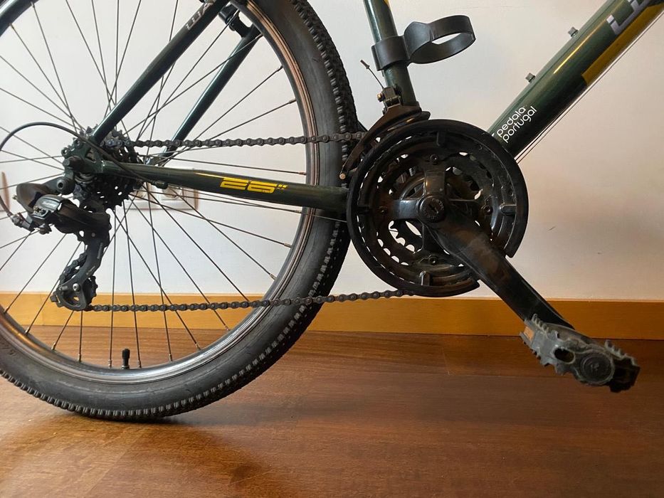 Bicicleta usada aro 26 + capacete + trava