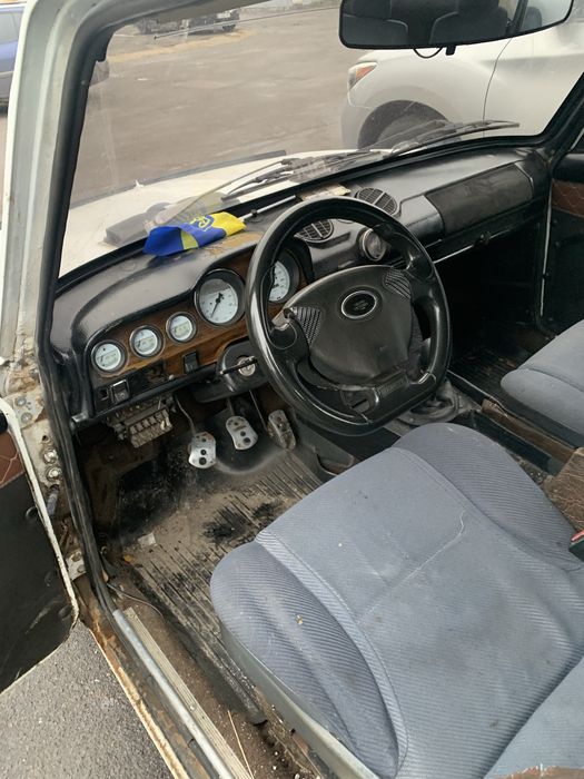 Автомобіль ВАЗ 2106