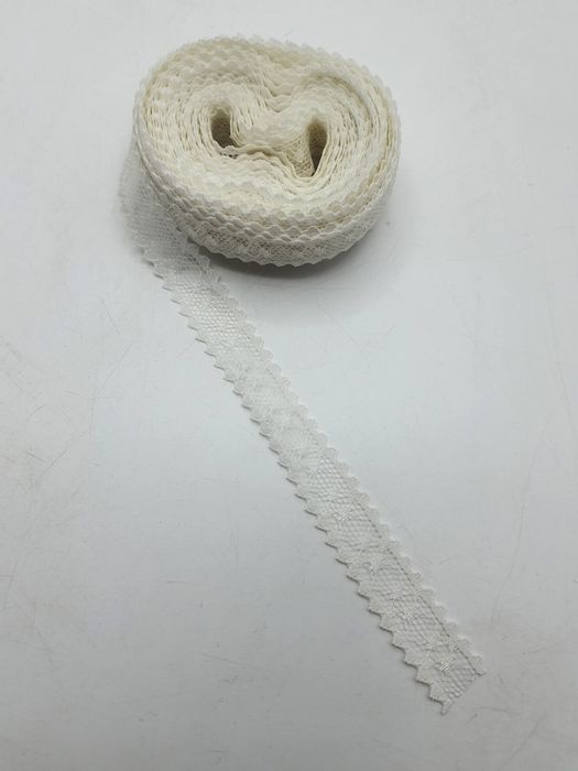 Koronka biała kupon 10 m.x 1,50 cm.