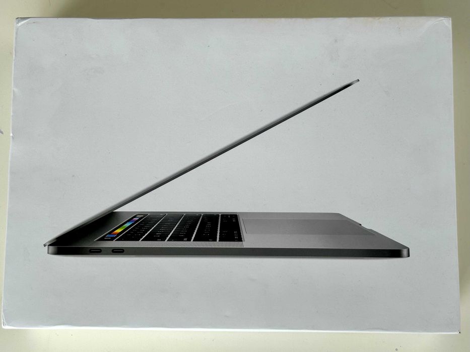 MacBook Pro 15 - i7 2.9 GHz 16GB RAM 512GB SSD - Bateria/Teclado Novos